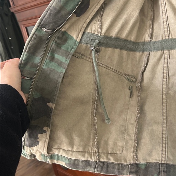 Free People Not Your Brother's Jacket Green Camo size XS - Picture 8 of 11